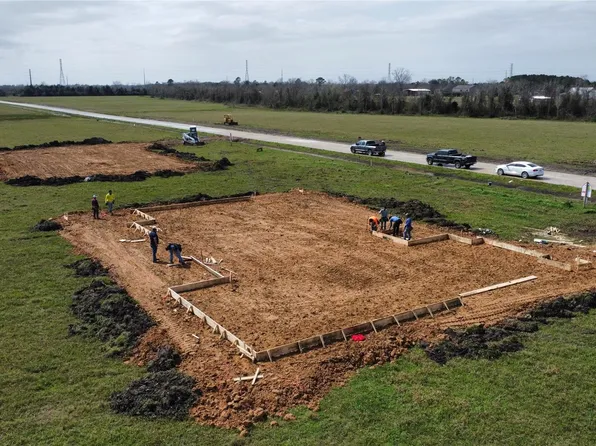 1810 Rymal Ranch Rd, Alvin, TX 77511