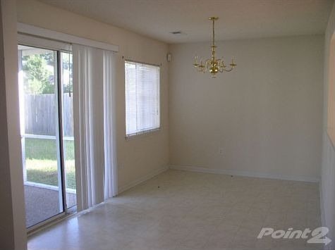 Large Eat-In Kitchen Area