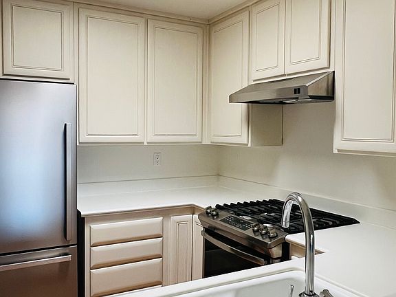 3rd image of 248 Por La Mar Cir #248