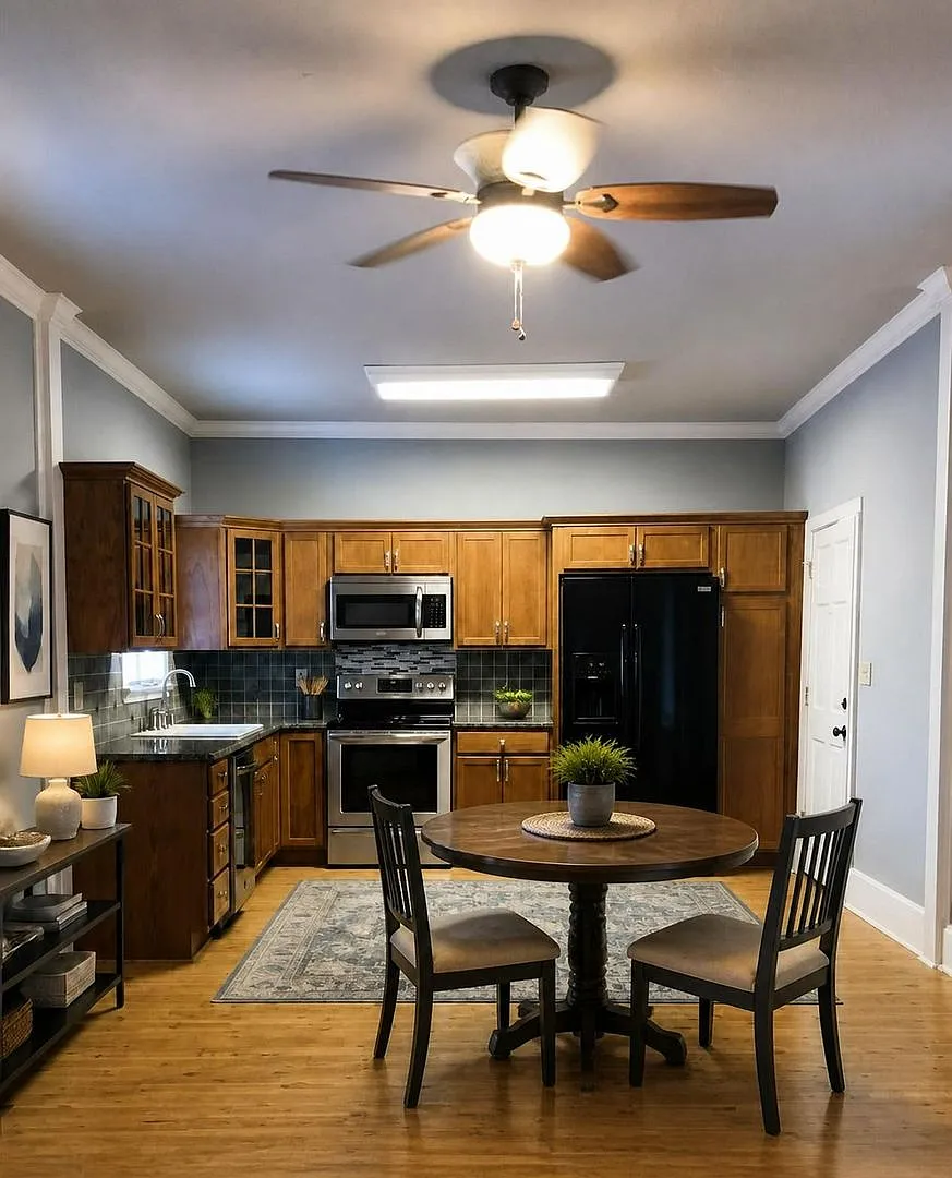 Beautifully renovated turn of the century historic home located two blocks from Madison Square — Photo 4