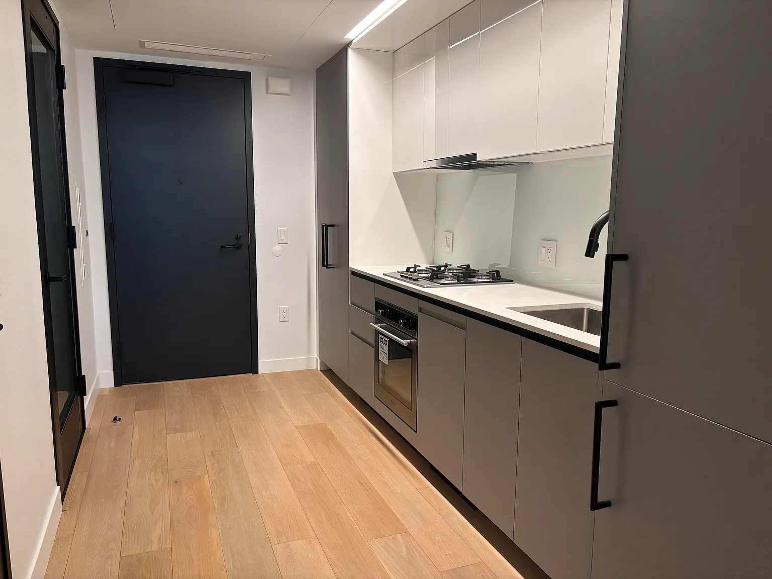 Studio, 350 sqft, $3,000 — Photo 2