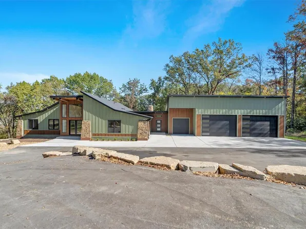 4748 Chapel Hill Dr, Saint Louis, MO 63128