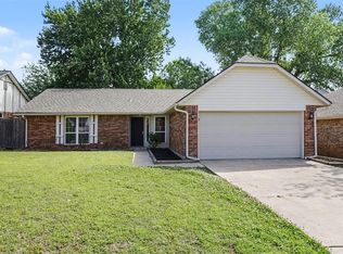 504 Conestoga Dr, Yukon, OK 73099