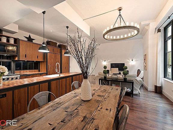 2nd image of 139 Reade St APT 2B