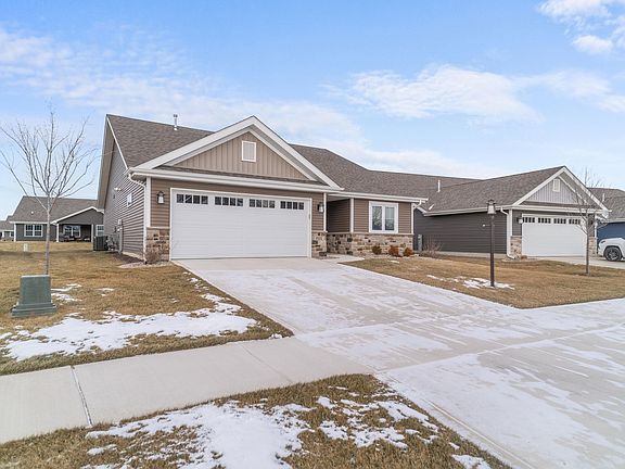 3rd image of 9137 Halfway Dr