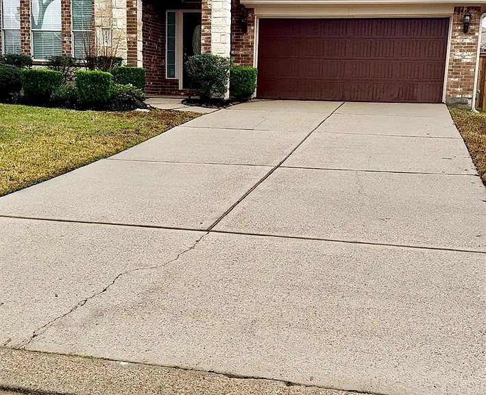 21424 Quail Point Ln — Photo 1