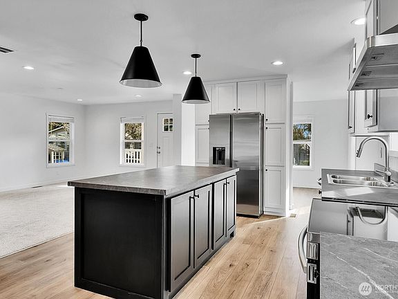 3rd image of 18425 NE 95th Street #218