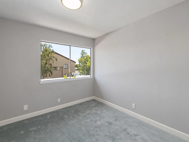 2386 Lava Dr — Photo 13