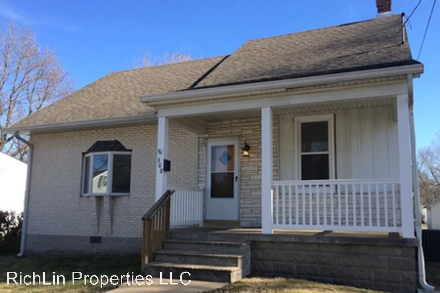 308 N Independence St photo 1