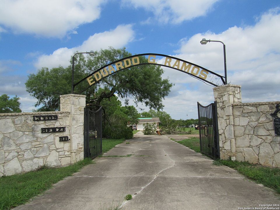 13709 Henze Rd, San Antonio, TX 78223 | MLS #1742425 | Zillow