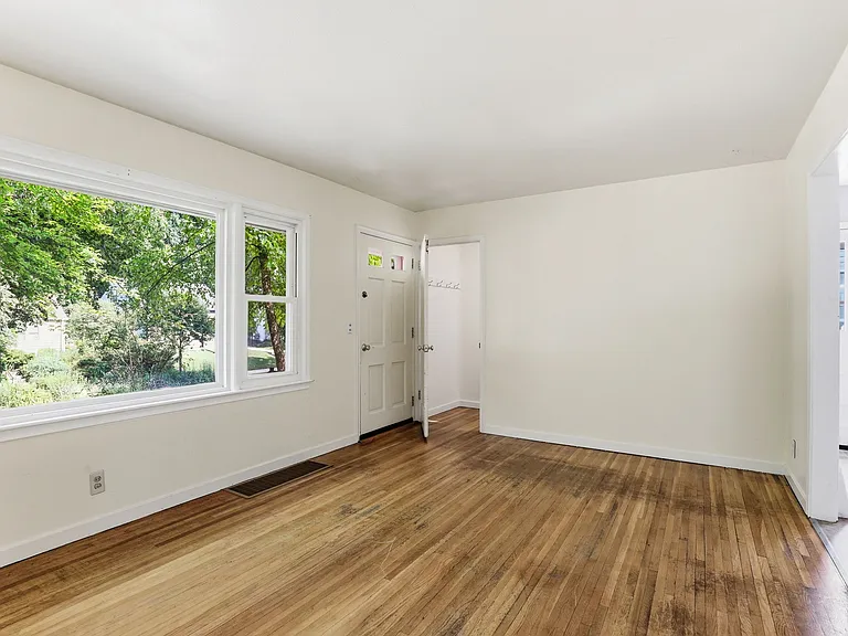3430 Taylor St NE — Photo 2