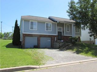 17 Parklane Dr, Pittsburgh, PA 15208