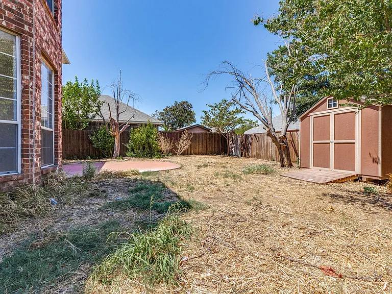 4705 Sabine St — Photo 24