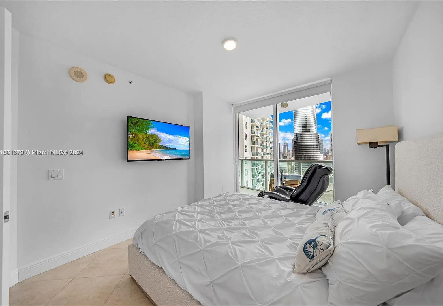 2 bed, 1510 sqft, $5,500 — Photo 3