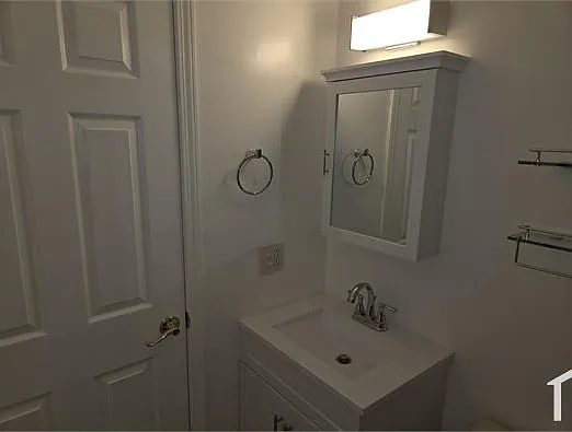 208 N Prospect Rd #1 — Photo 4