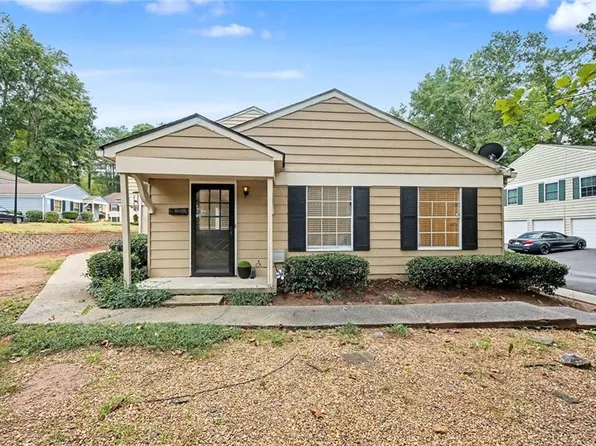 1300 Surrey Ln SW, Powder Springs, GA 30008
