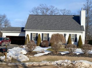 3 Allegheny Rd, Morrisonville, NY 12962