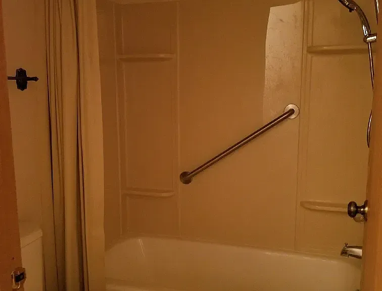 2117 E 45th St #201 — Photo 3