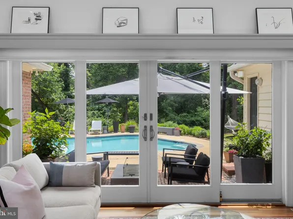 301 Eatons Landing Dr, Annapolis, MD 21401