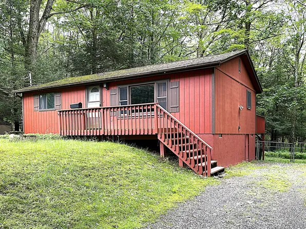 118 Owassa Dr, Pocono Lake, PA 18347