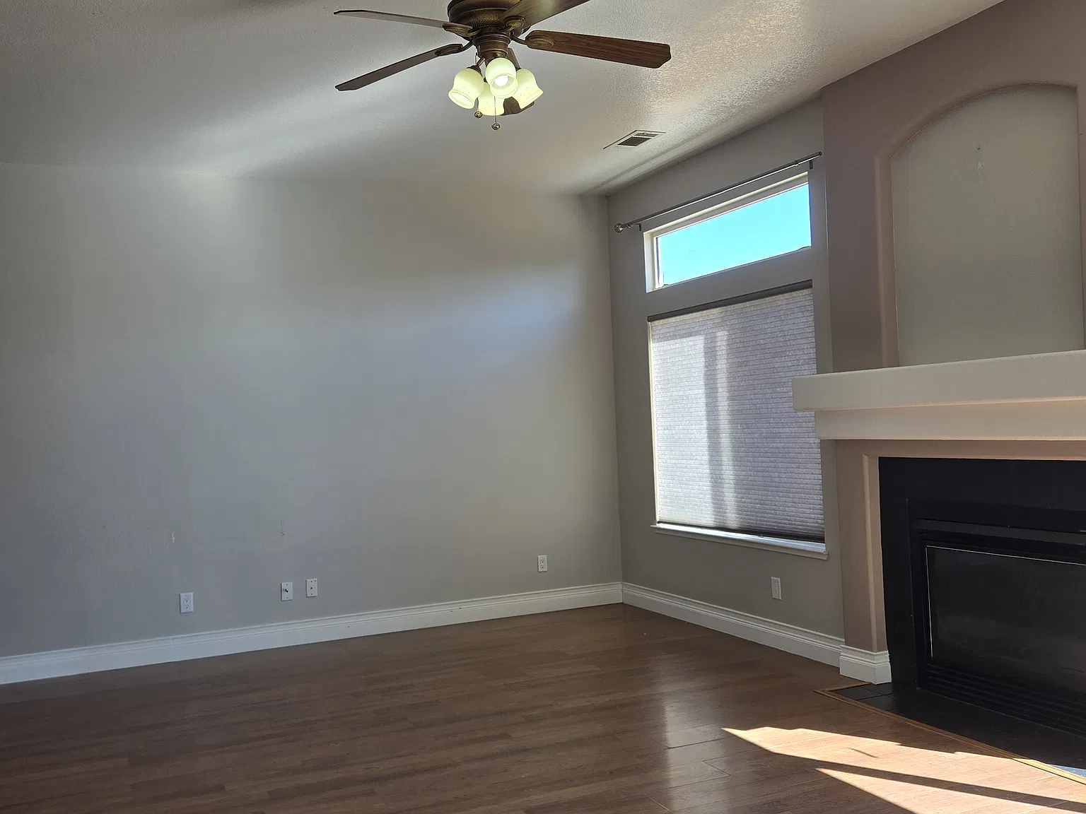 3 bed, 1572 sqft, $2,200 — Photo 4