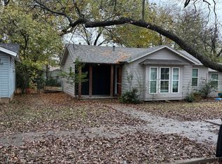 831 Featherston St, Cleburne, TX 76033