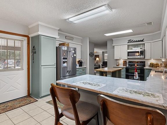 2nd image of 803 Woodland Lake Dr