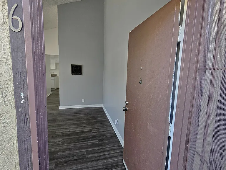 Old Mill Apartments — Photo 4