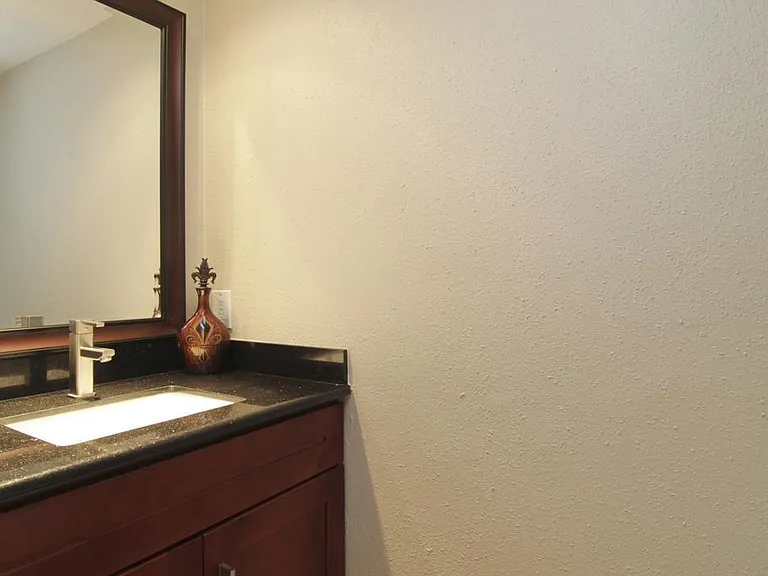 1300 Augusta Dr #32 — Photo 14