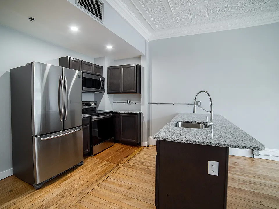 22 State St #2