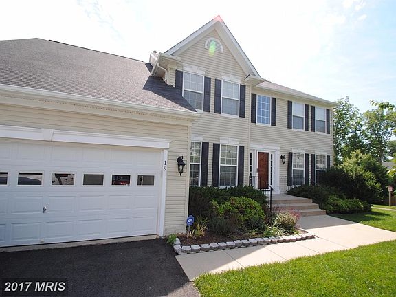2nd image of 19 Saint Claires Ct