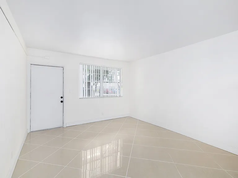 Park Hill Hollywood Apartments — Photo 18