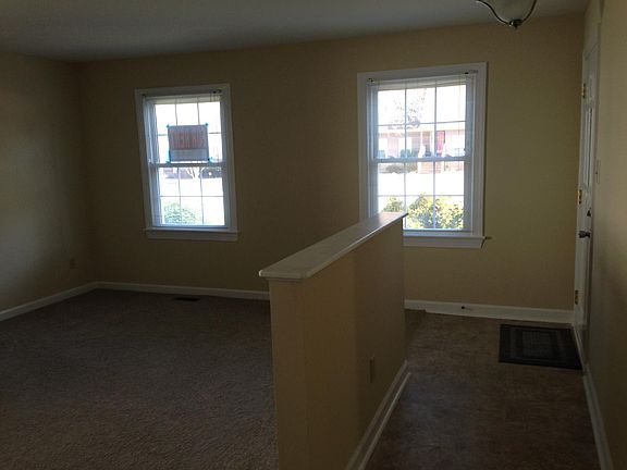 4th image of 120 Gardenville Dr