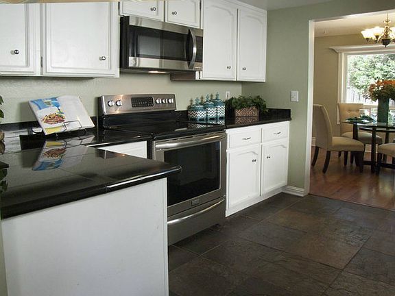 3rd image of 15055 Venetian Way