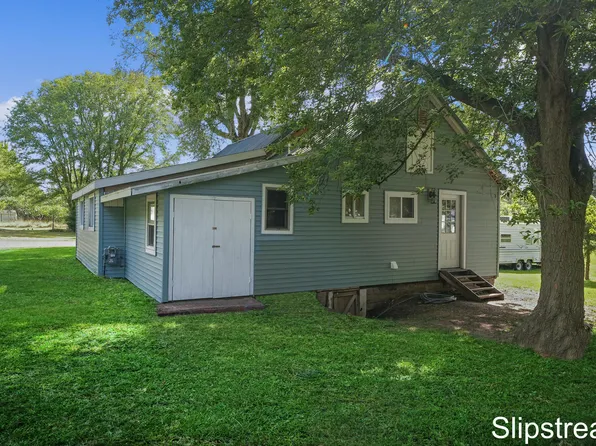 11406 3rd St, Riverdale, MI 48877