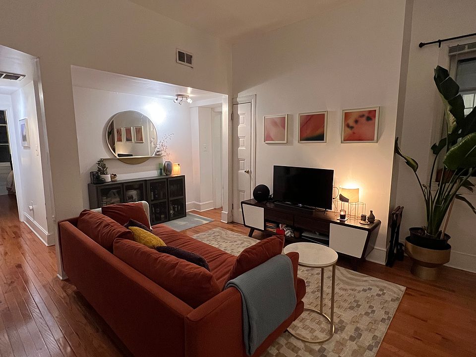 1st image of 913 Pine St APT 200
