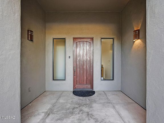 3rd image of 648 E Canyon Rock Rd