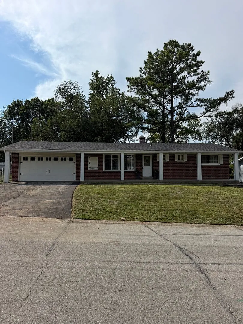 713 Plaza Drive | O'Fallon 63366 — Photo 1