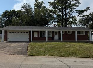 713 Plaza Dr, O'Fallon, MO 63366