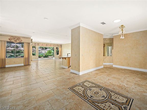 4th image of 271 Cliff Valley Dr