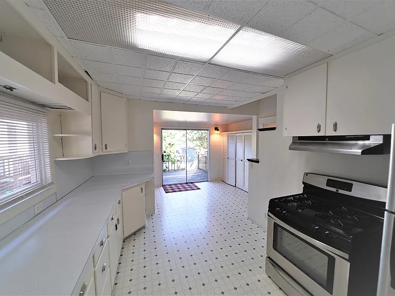 5726 S Corbett Ave — Photo 9