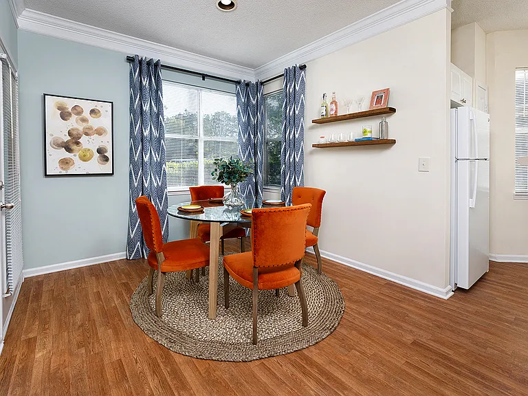 Bristol Model Dining