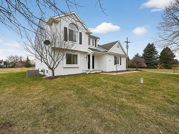 3rd image of 177 W Willis Rd