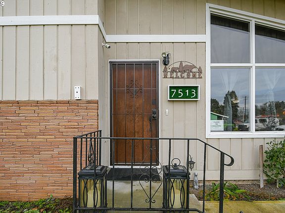 3rd image of 7513 Carolina Ln