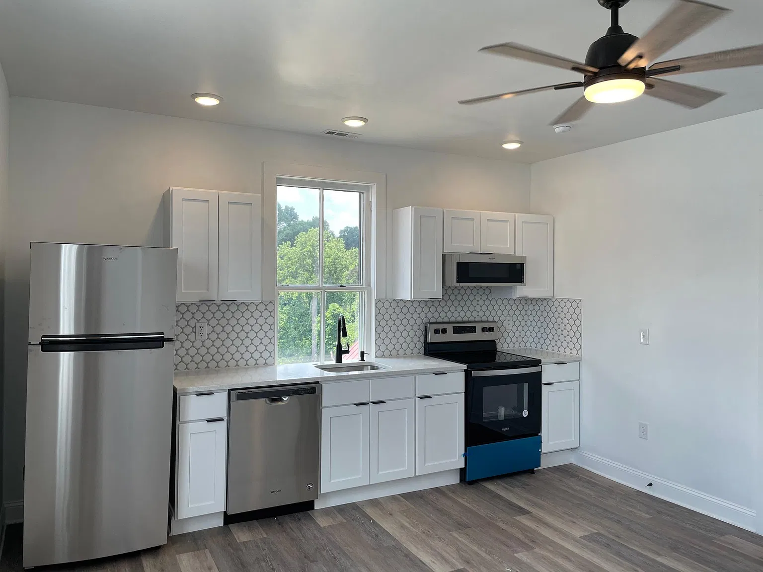 405 Rivermont Ave — Photo 1