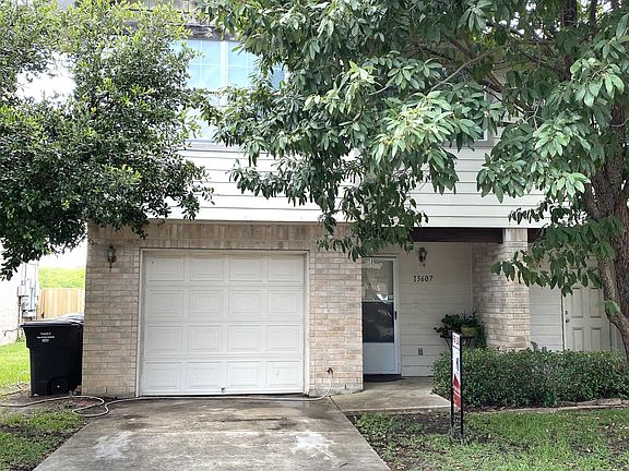 5th image of 13607 Woodstone Way #1
