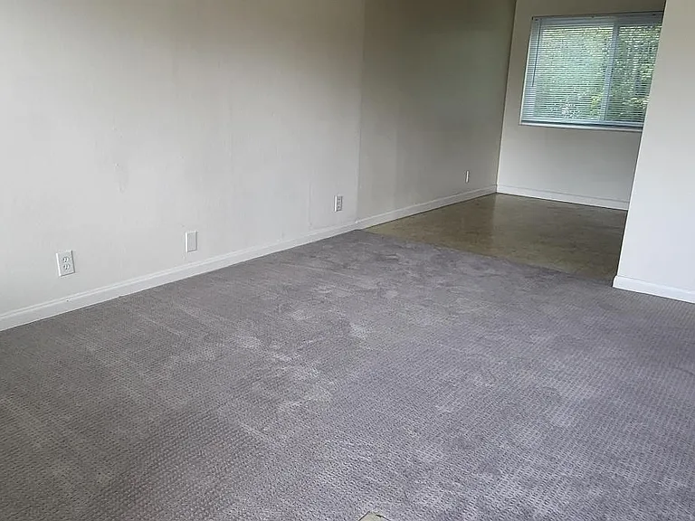 2313 Roosevelt Ave #6 — Photo 5