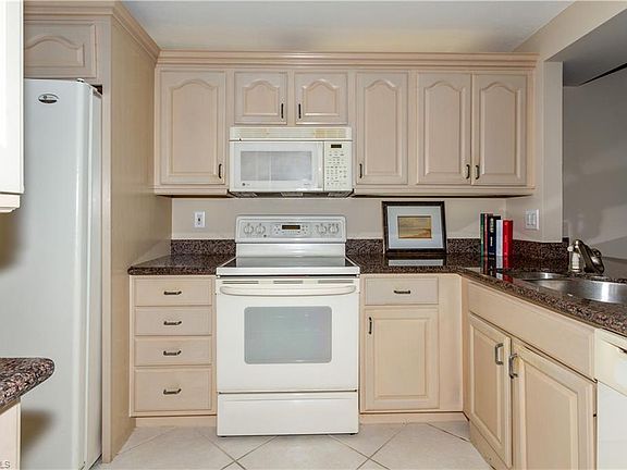 5th image of 591 Seaview Ct APT A406