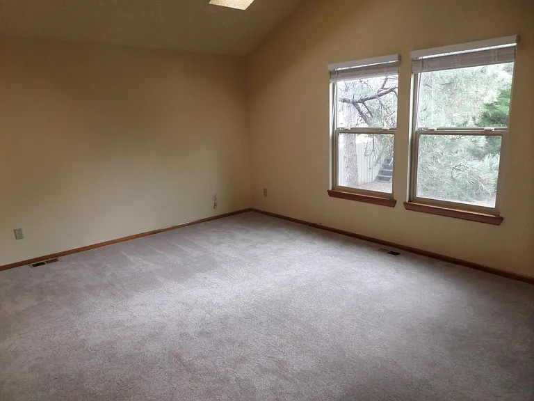 8135 Avens Cir — Photo 11