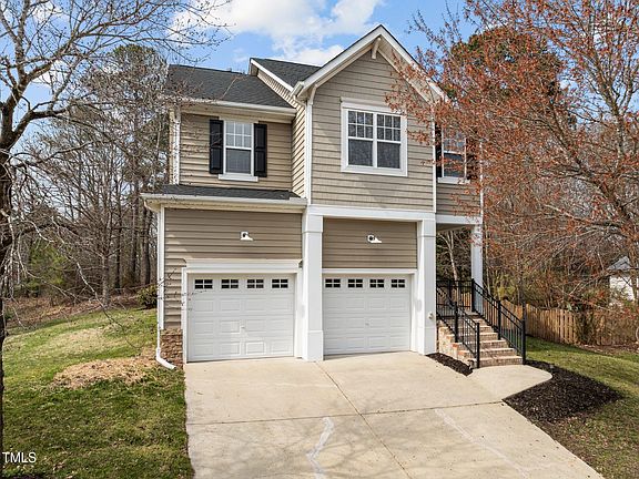 3rd image of 608 Goldflower Dr